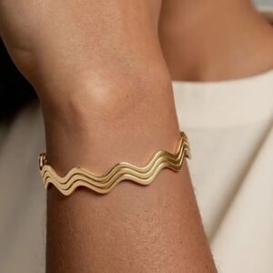 18 KT Gold Over Titanium Wave Bracelet